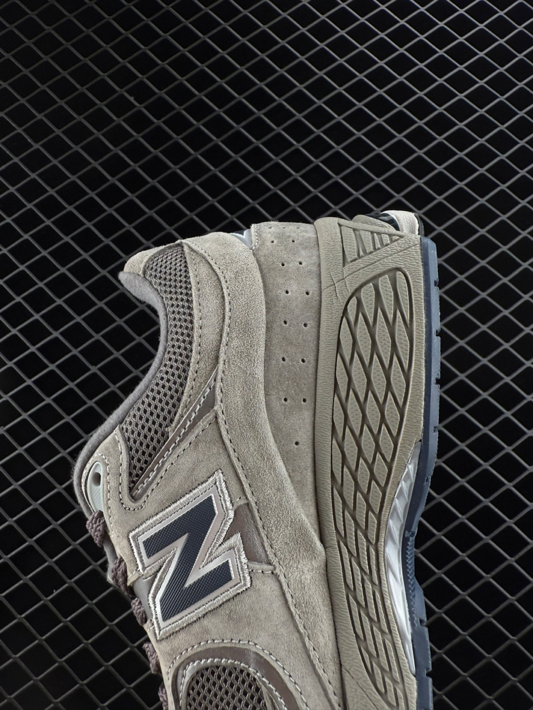 New Balance NB 2002R